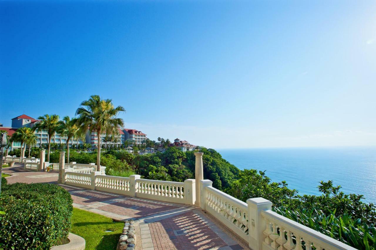 Hualien Farglory Hotel Yanliau Exterior photo View of the resort